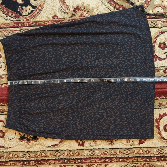 2/40 Vintage 2 piece skirt set w/ subtle leopard print - Picture 8 of 10